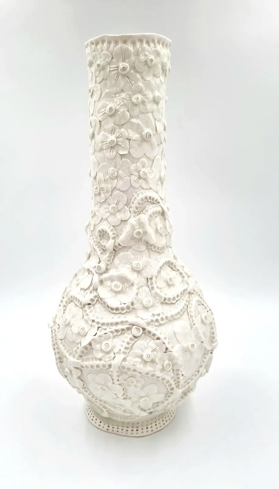 Vessel Five by Lee-Ann Ormandy-Becker