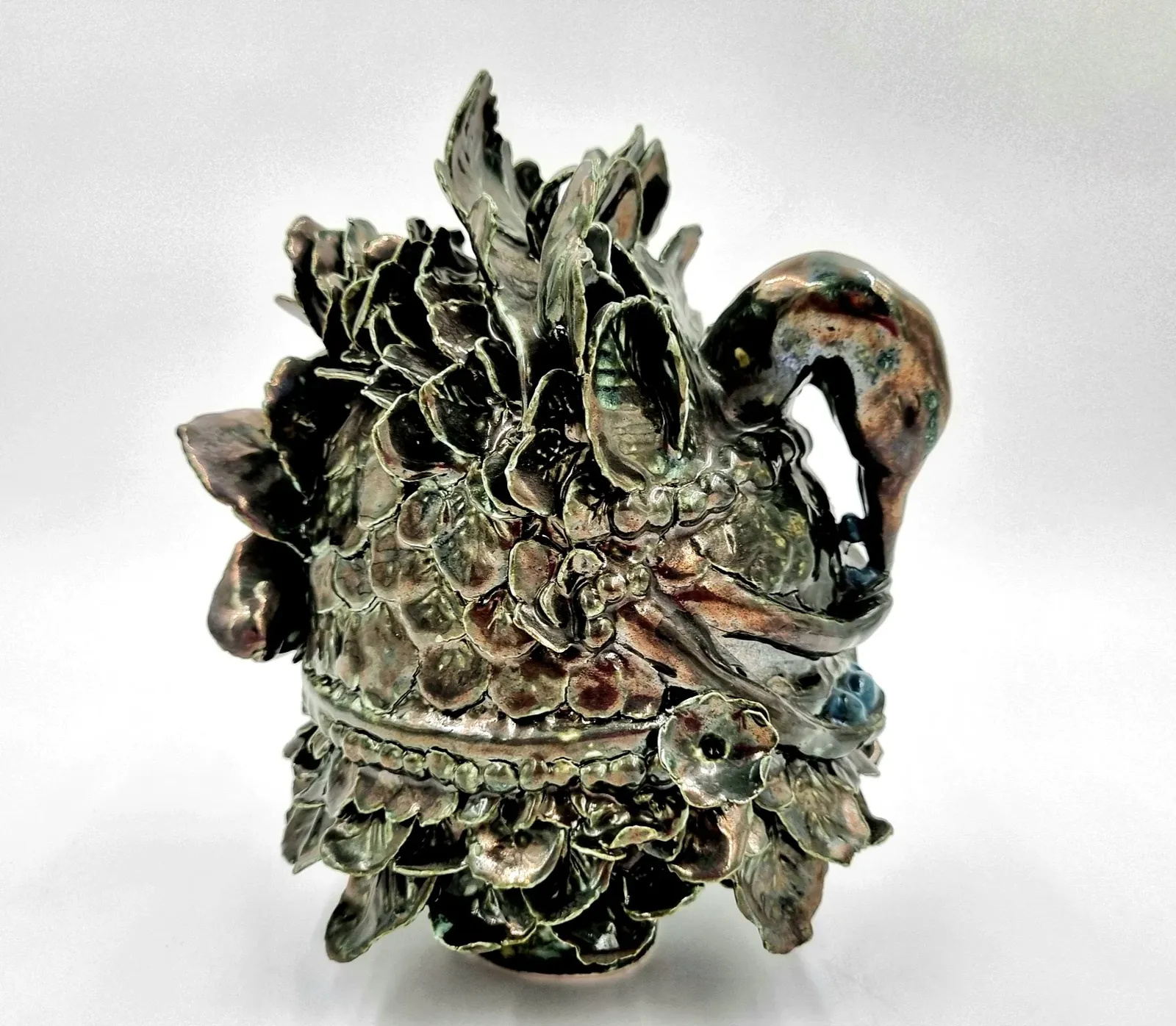 Vessel Seven by Lee-Ann Ormandy-Becker