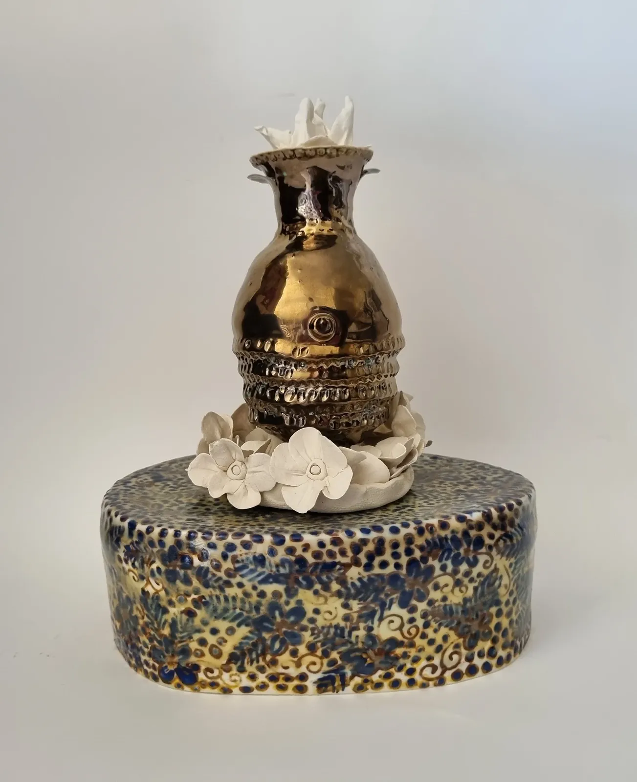 Vessel Three by Lee-Ann Ormandy-Becker