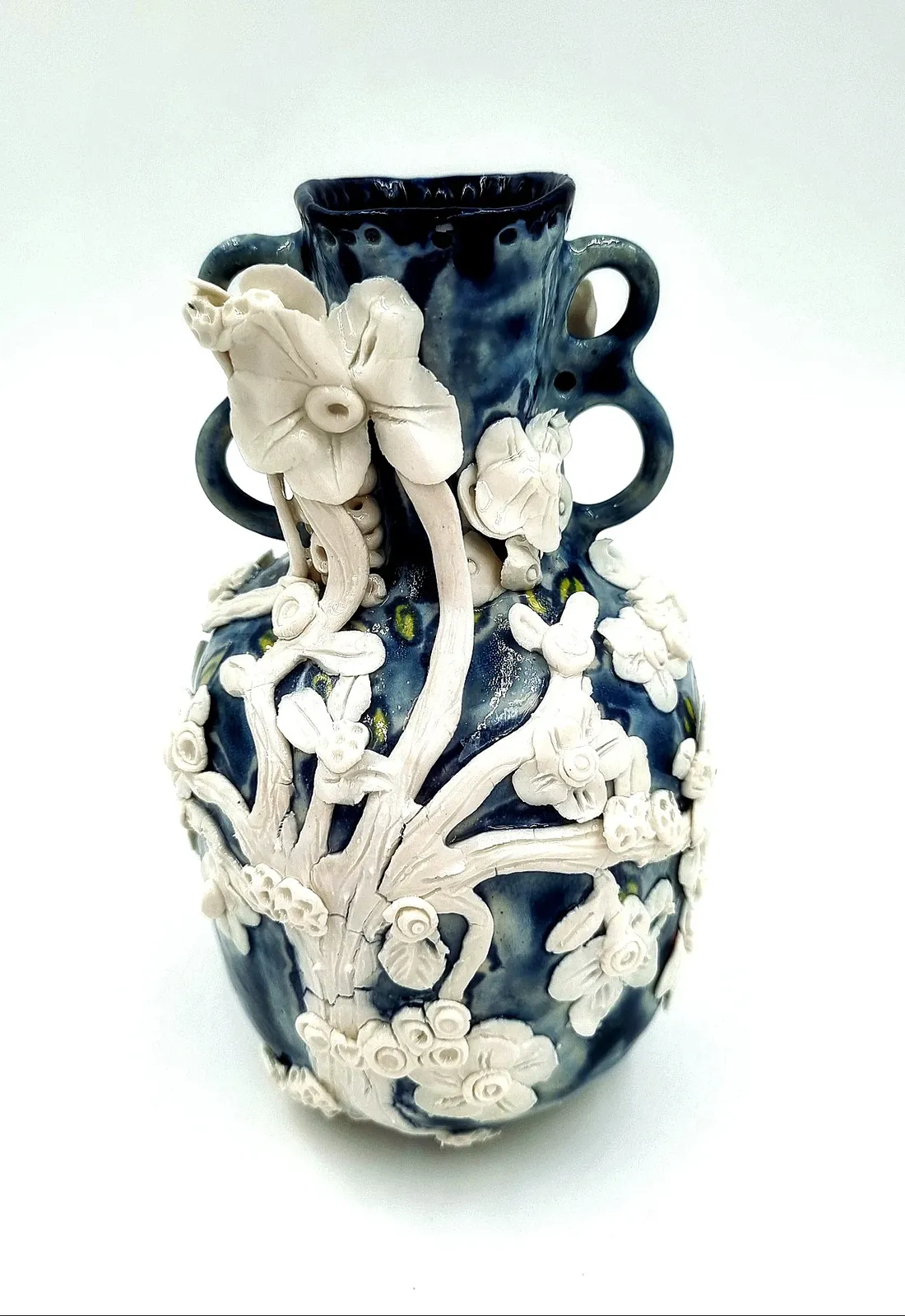 Vessel Three by Lee-Ann Ormandy-Becker