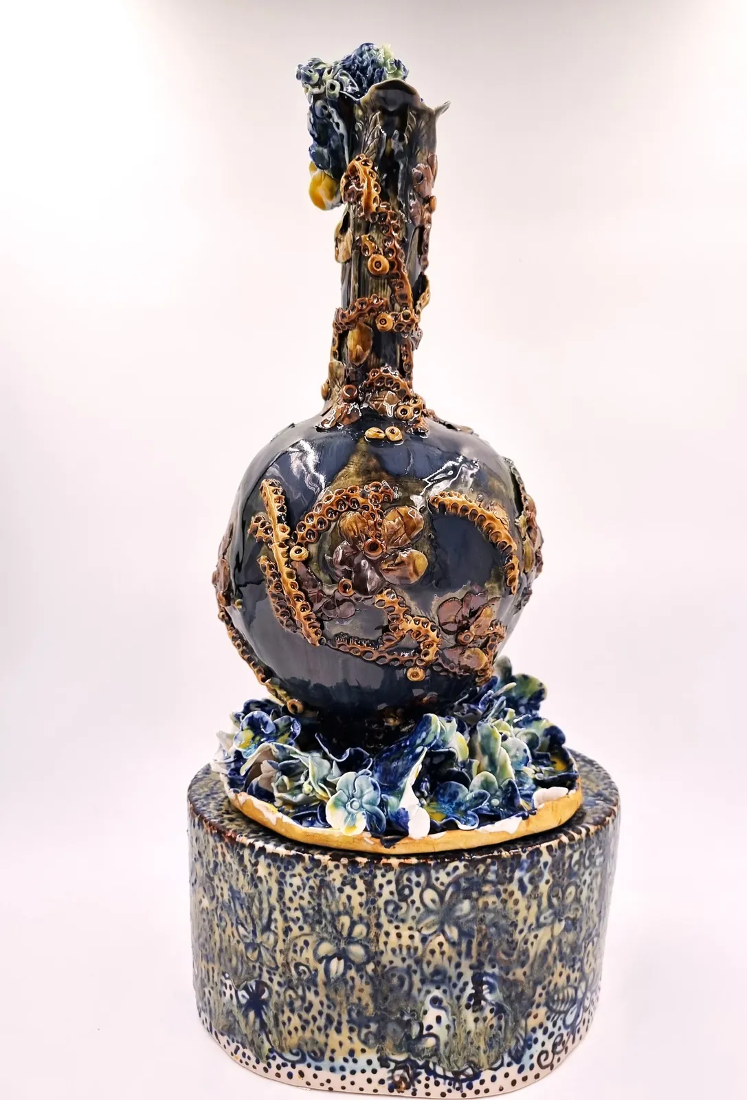 Vessel Two by Lee-Ann Ormandy-Becker